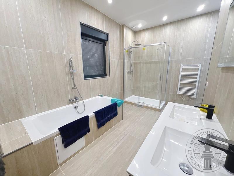 Maison - 194 m² - 7 pièces