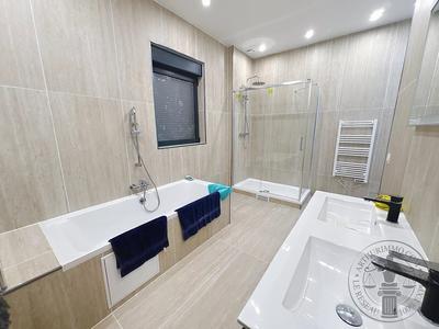 Maison - 194 m² - 7 pièces