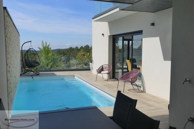 Demeure - 235 m² - 8 pièces