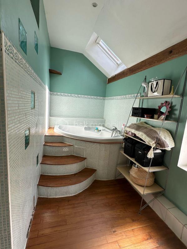 Maison traditionnelle - 180 m² - 8 pièces