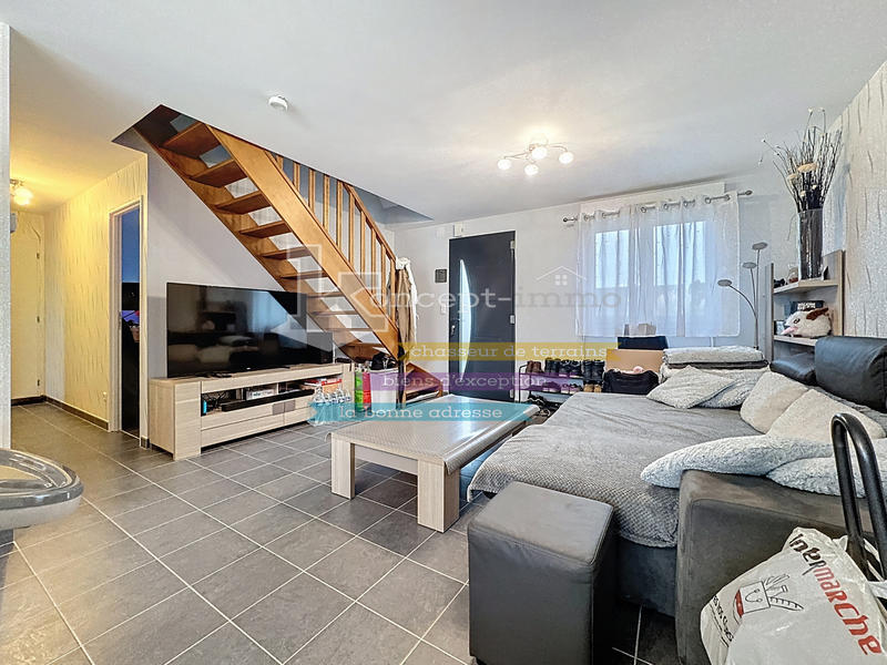 Maison - 94 m² - 6 pièces
