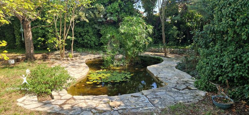 Maison - 238 m² - 9 pièces