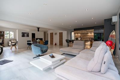 Villa - 220 m² - 7 pièces