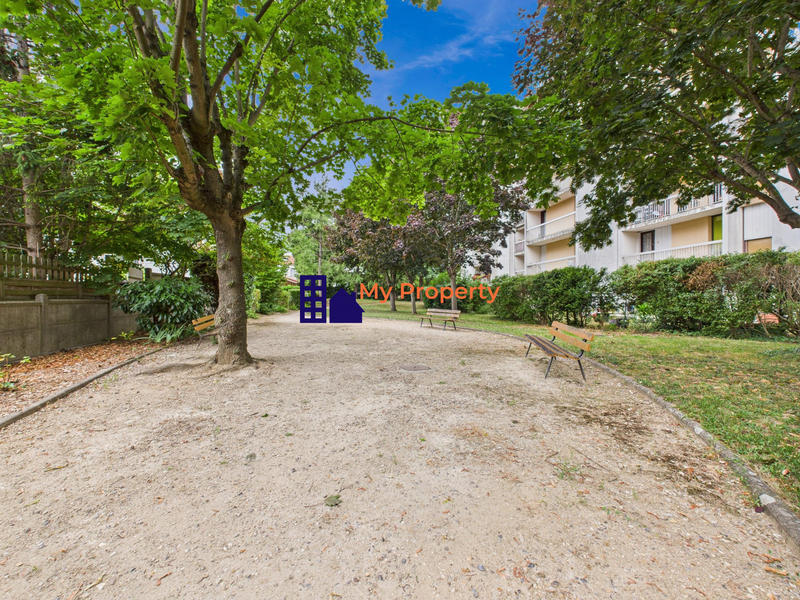 Appartement - 102 m² - 5 pièces