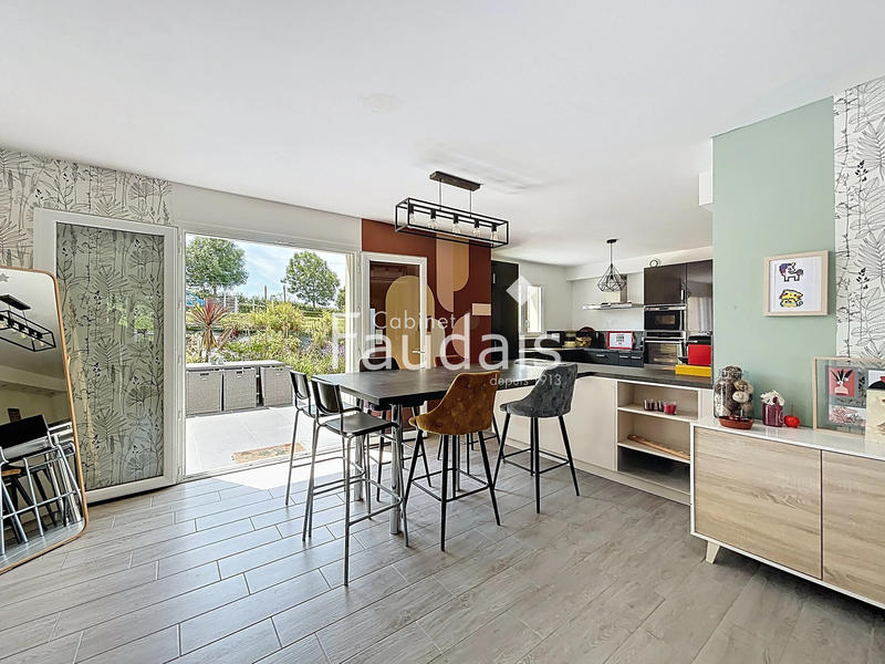 Maison - 121 m² - 6 pièces