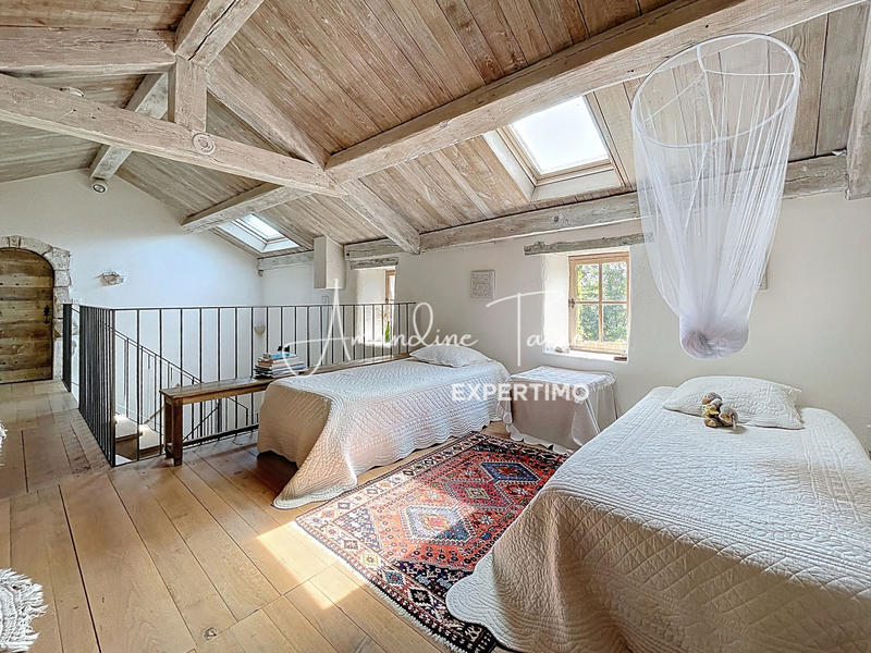 Maison - 224 m² - 8 pièces