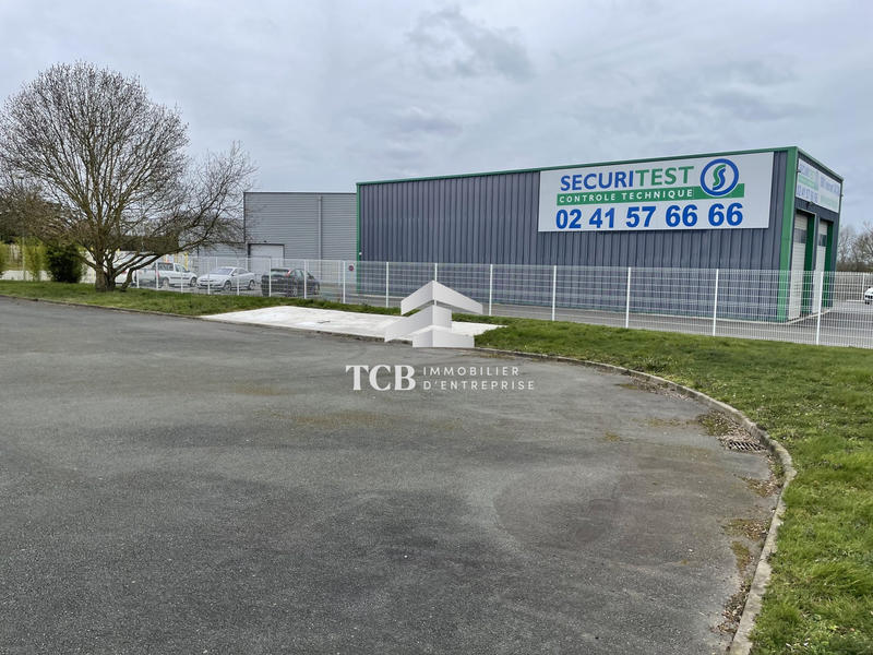 Local d'activités - 688 m²