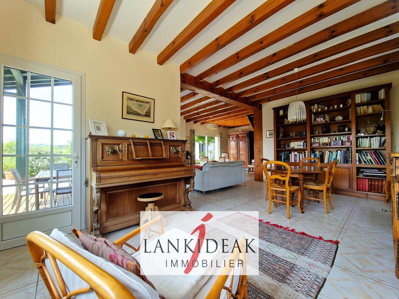 Maison - 194 m² - 6 pièces