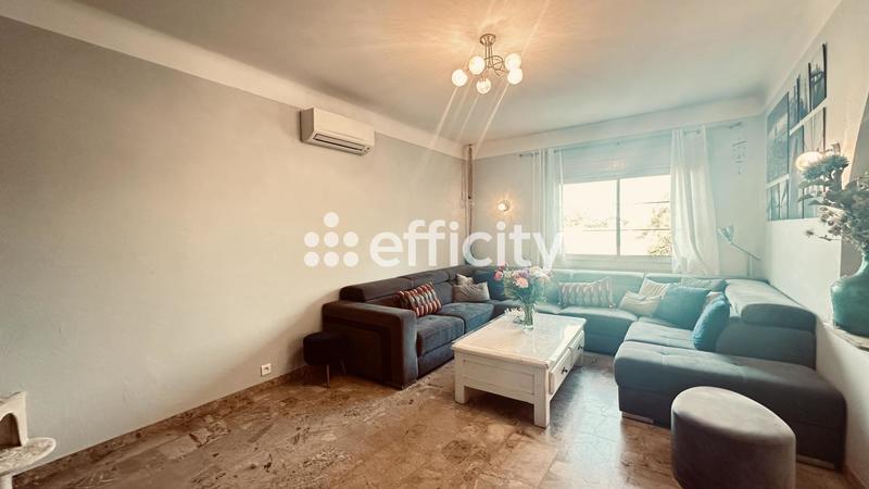 Maison - 215 m² - 7 pièces