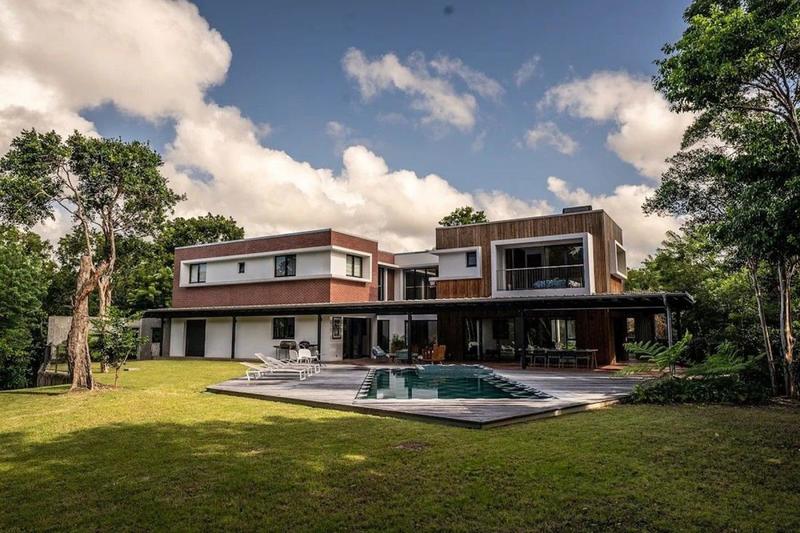 Villa - 395 m² - 9 pièces