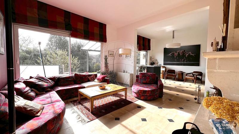 Propriété - 373 m² - 10 pièces