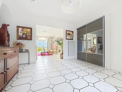 Maison - 172 m² - 10 pièces