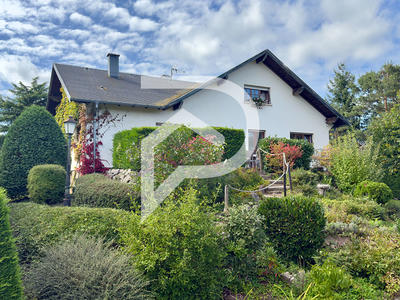 Maison - 201 m² - 7 pièces