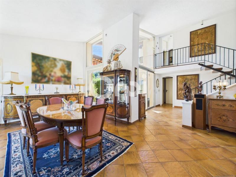 Maison - 192 m² - 5 pièces