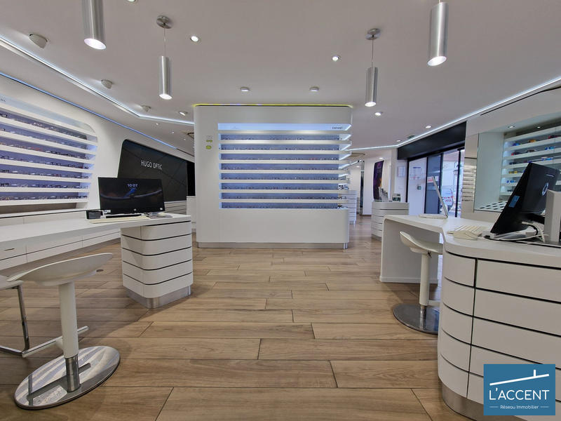 Local commercial - 206 m² - 5 pièces