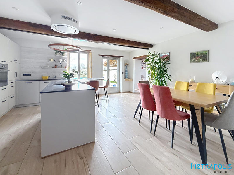 Maison ancienne - 357 m² - 5 pièces