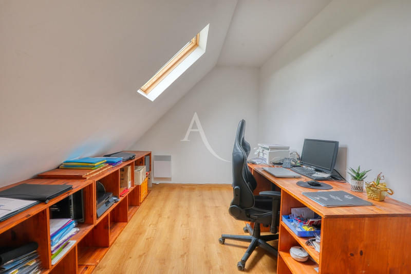 Maison - 96 m² - 6 pièces