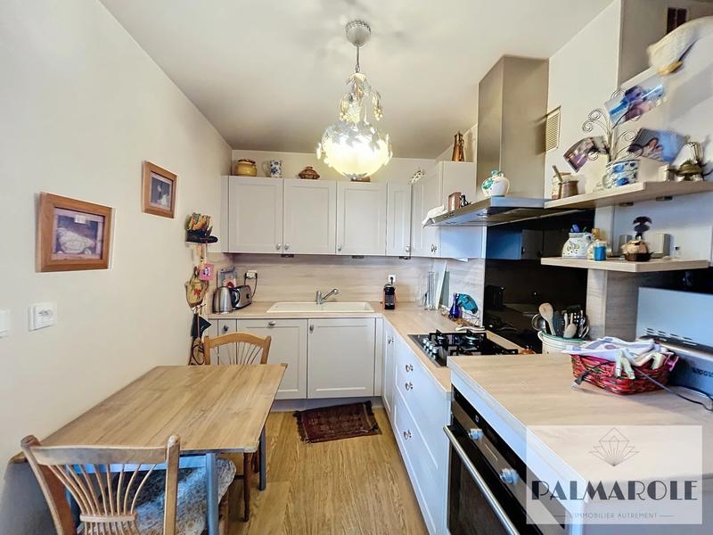 Appartement - 98 m² - 4 pièces