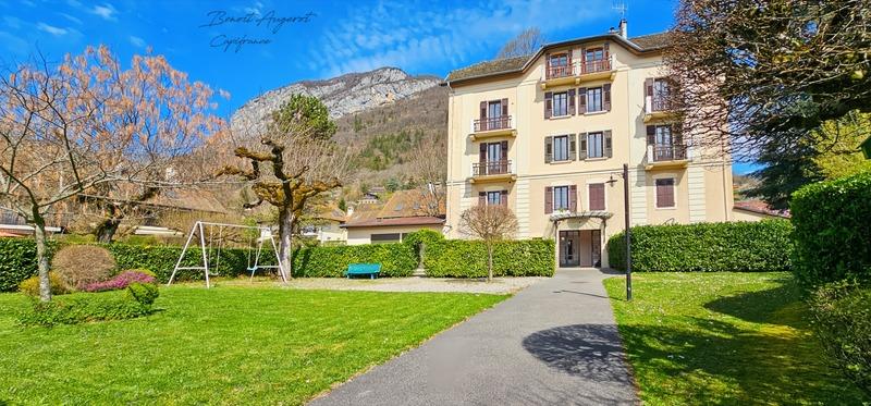 Appartement bourgeois - 112 m² - 4 pièces