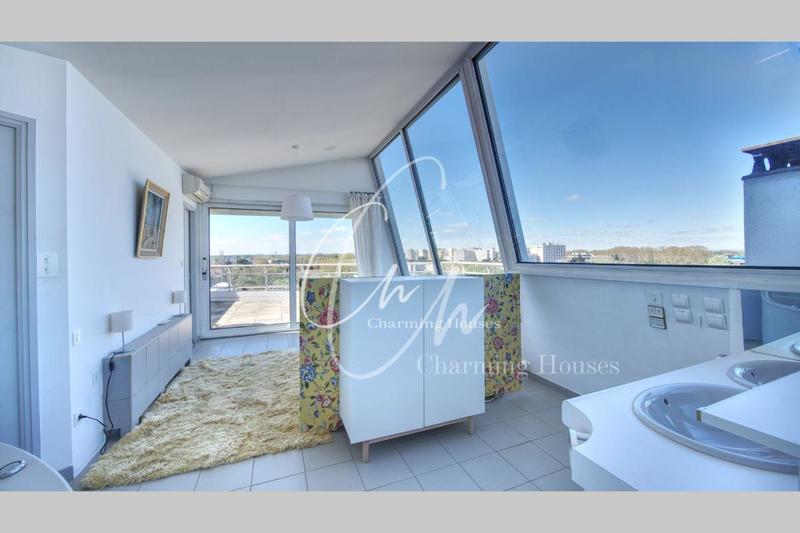 Appartement - 210 m² - 5 pièces