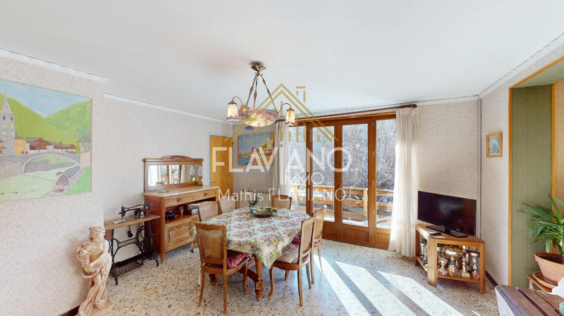 Maison - 234 m² - 11 pièces