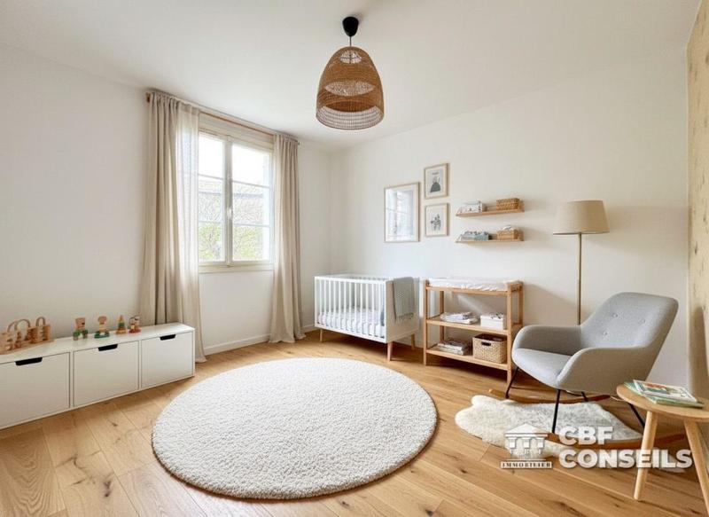 Appartement - 90 m² - 5 pièces