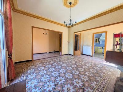 Maison - 260 m² - 9 pièces