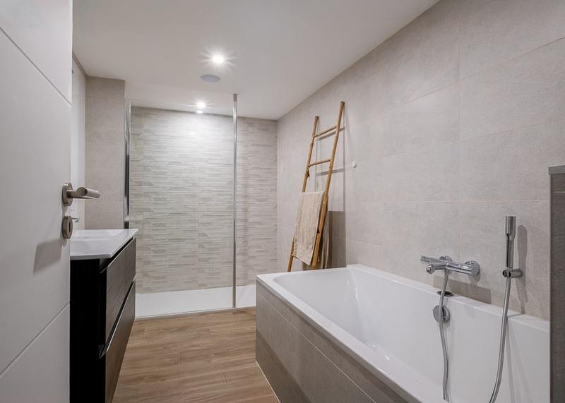 Propriété - 300 m² - 9 pièces