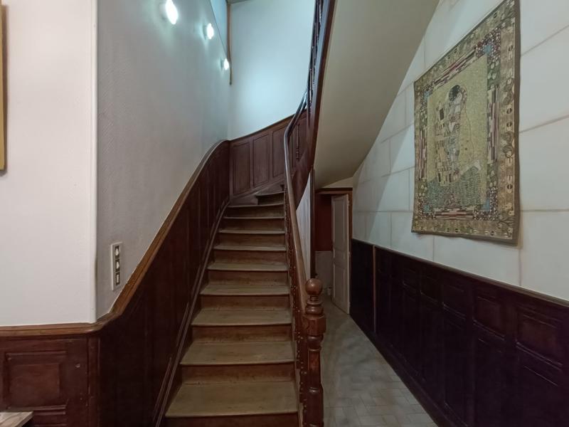 Maison - 337 m² - 12 pièces