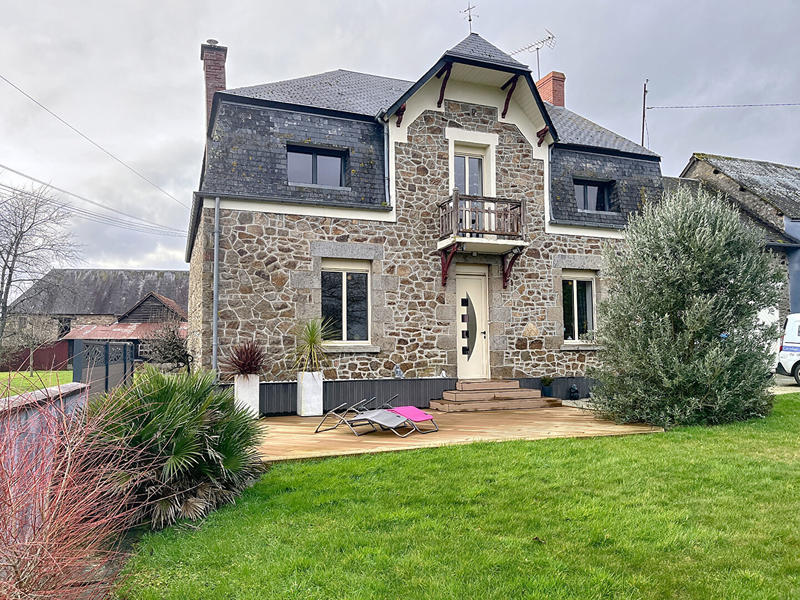 Maison - 157 m² - 8 pièces