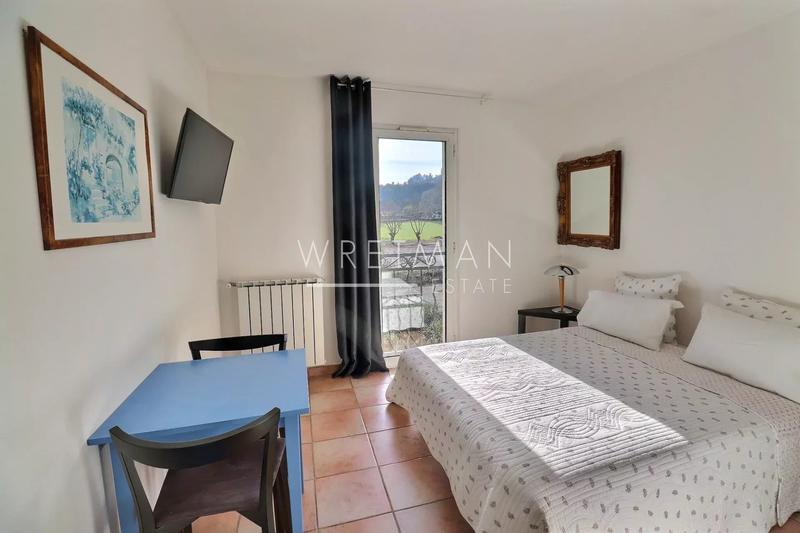 Propriété - 560 m² - 15 pièces