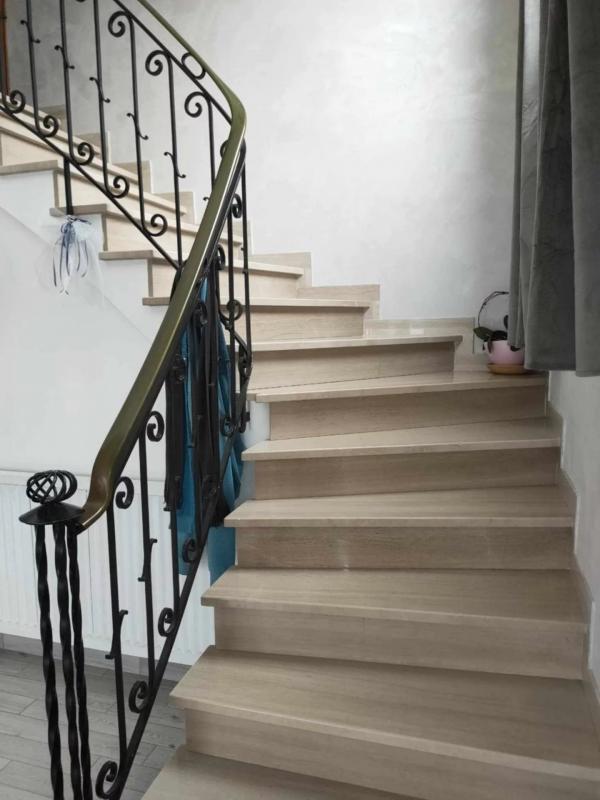 Maison - 161 m² - 6 pièces