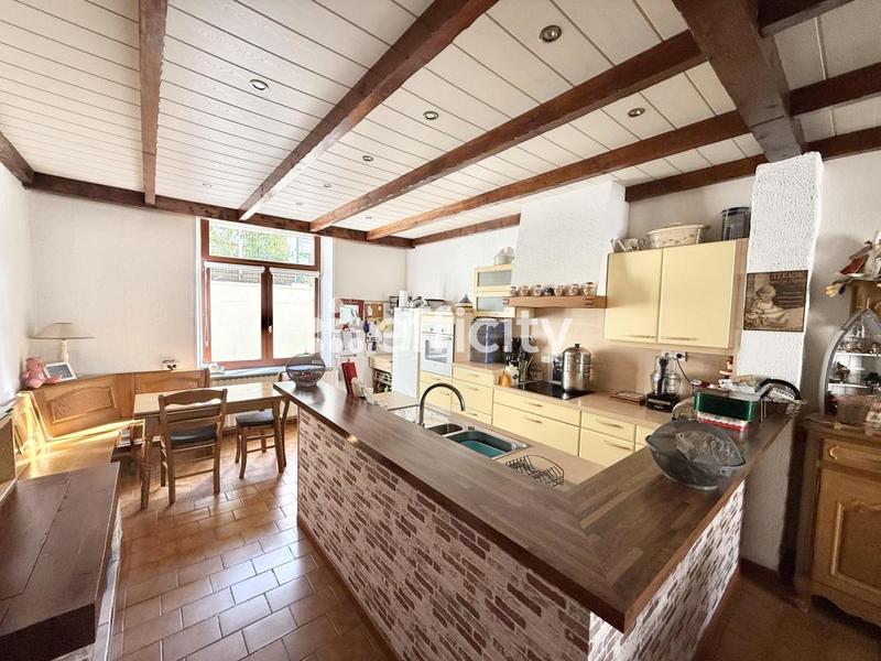 Maison - 173 m² - 7 pièces