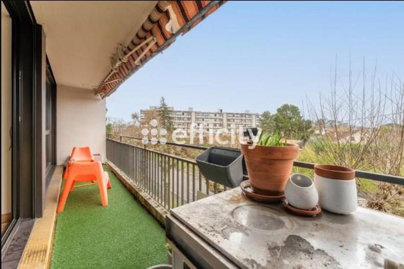 Appartement - 100 m² - 5 pièces