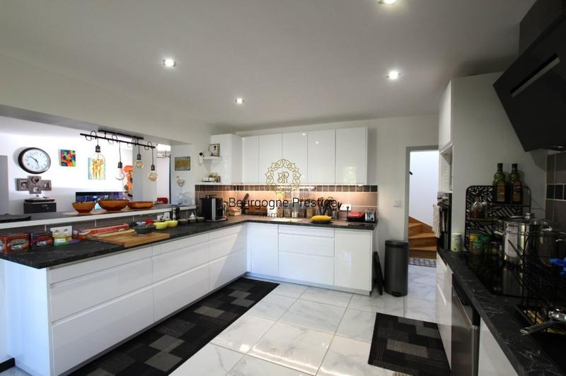 Corps de ferme - 161 m² - 5 pièces