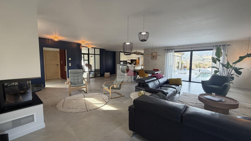 Maison - 322 m² - 8 pièces