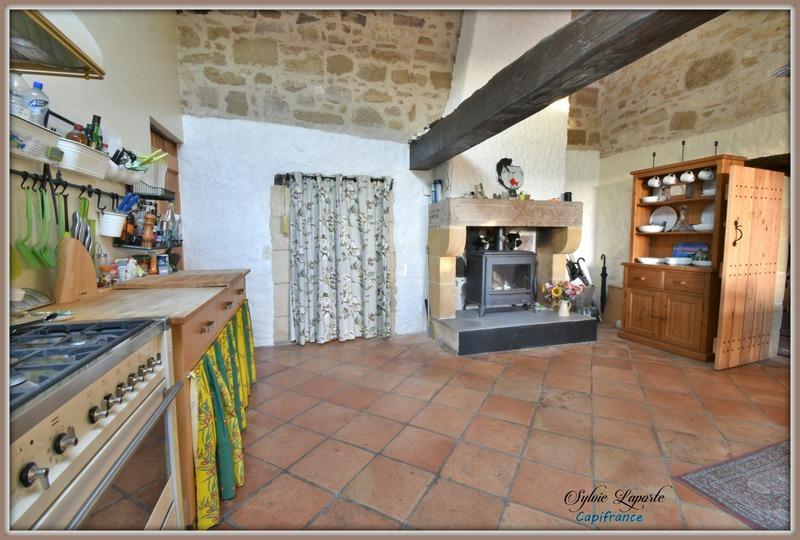 Maison en pierre - 106 m² - 4 pièces