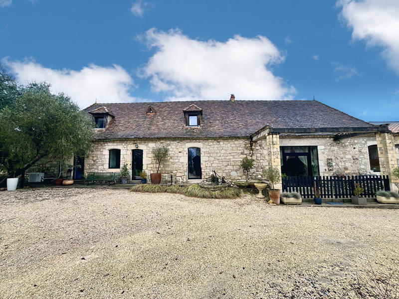 Maison - 360 m² - 7 pièces