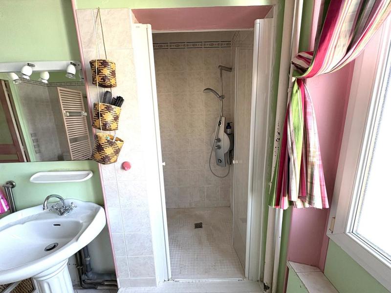 Maison - 202 m² - 9 pièces