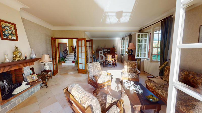 Maison - 197 m² - 6 pièces