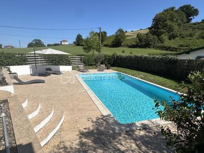 Maison - 145 m² - 4 pièces