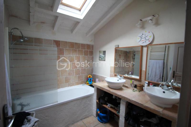 Corps de ferme - 300 m² - 10 pièces