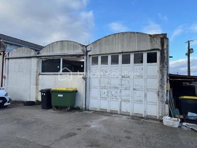 Local commercial - 242 m² - 4 pièces