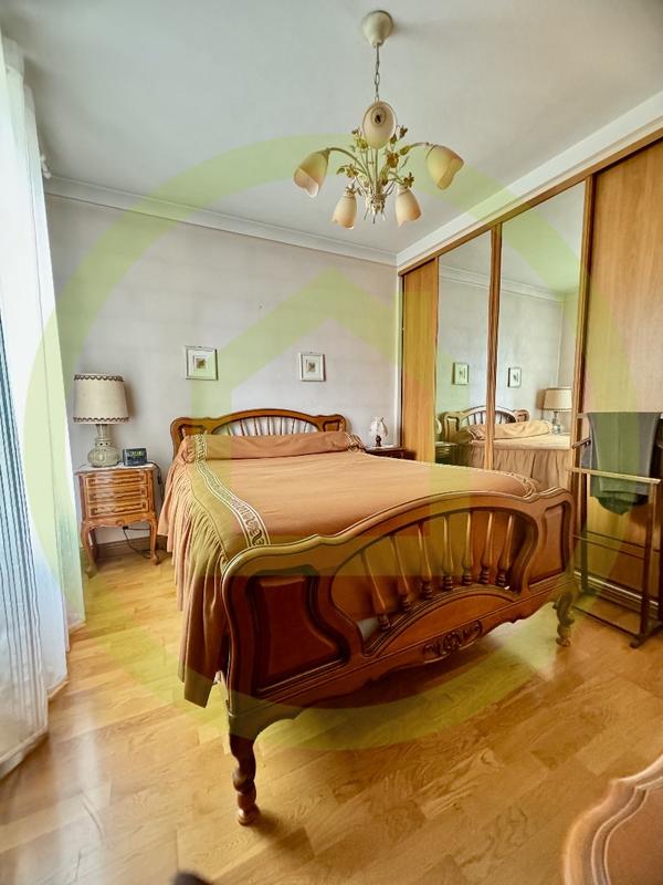 Appartement - 95 m² - 5 pièces