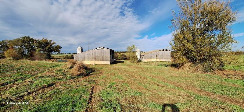 Maison - 460 m² - 2 pièces