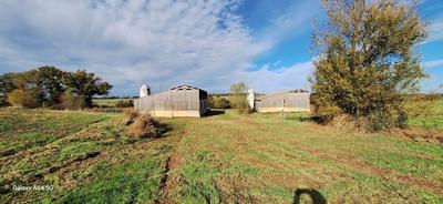 Maison - 460 m² - 2 pièces