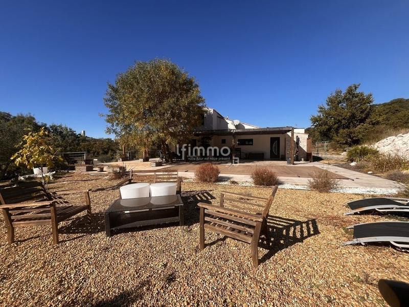 Mas - 160 m² - 5 pièces