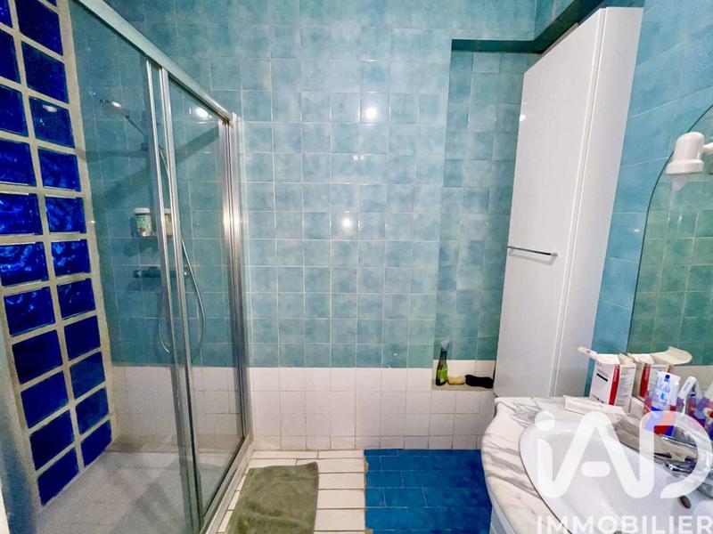 Maison - 240 m² - 8 pièces