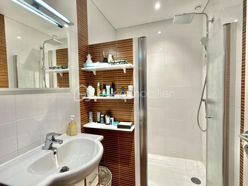 Villa - 365 m² - 9 pièces