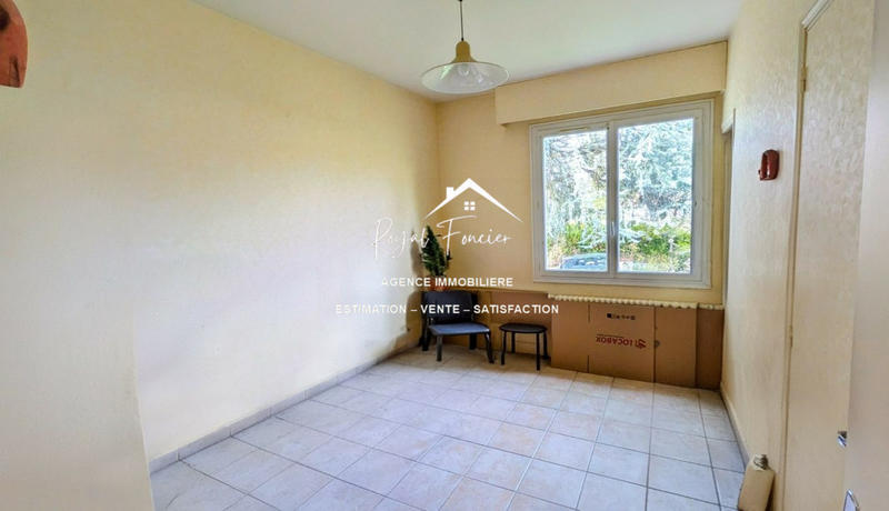 Maison - 300 m² - 10 pièces